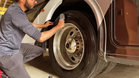 Fiberglass WorX – RV Repair, RV Roof & RV Detailing photo 2