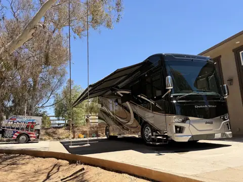 Red White & Blue Mobile RV Detailing photo 3