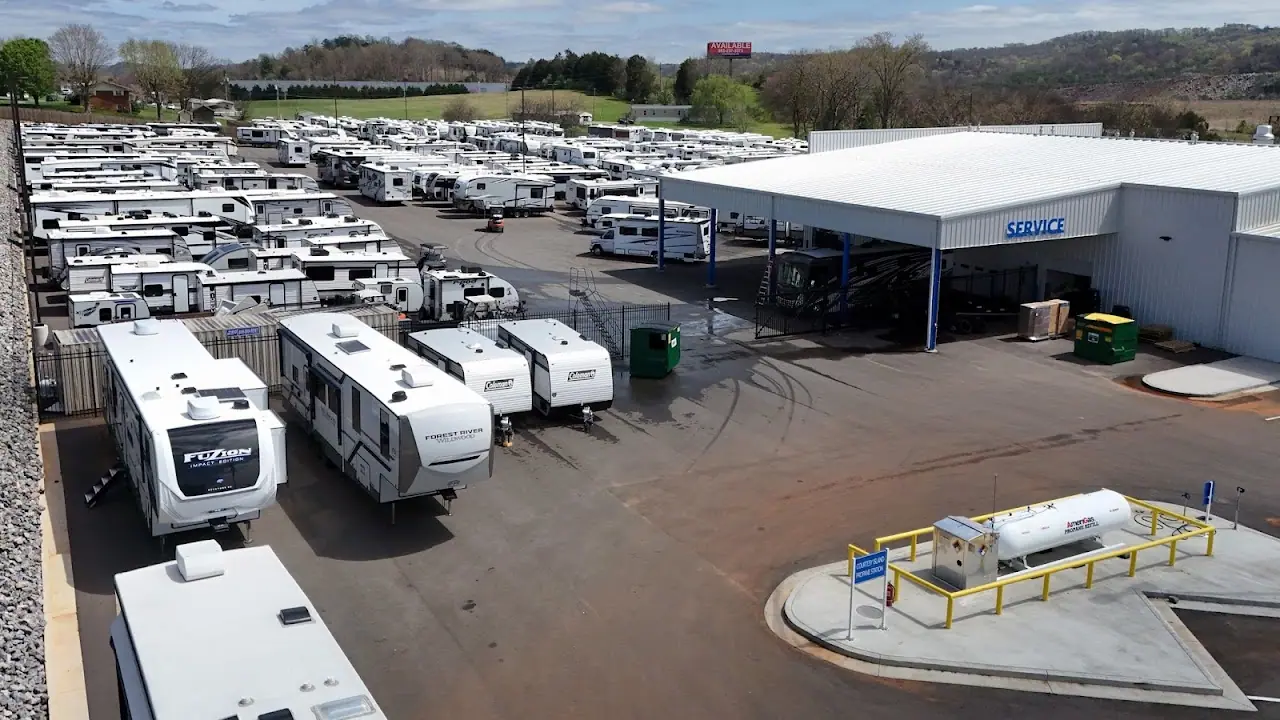 Camping World RV Service - Kodak, RV detailing in Kodak